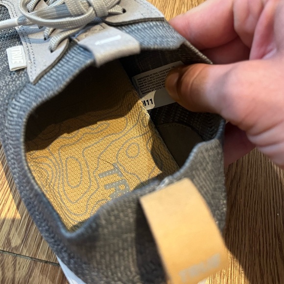 TRUE sneakers sz 11 - Picture 4 of 6